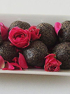 Poppy Seed Balls (No Bake) recipe gives some home made black pearls to offer for dessert.