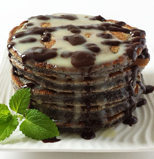Black Poppy Seed Pancakes: Little Black Dressed – one step to Perfection !