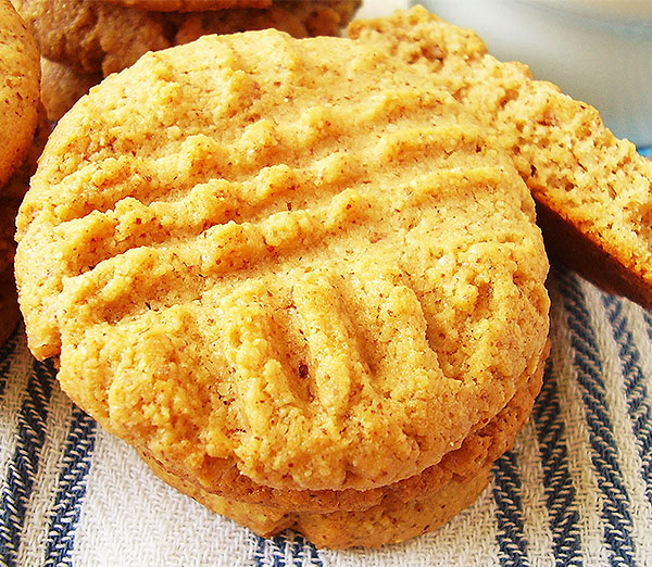Peanut Butter Cookies are classic peanut butter recipe with fork-tine marks for even baking. Soft inside with crispy edges. Yummy evergreen!