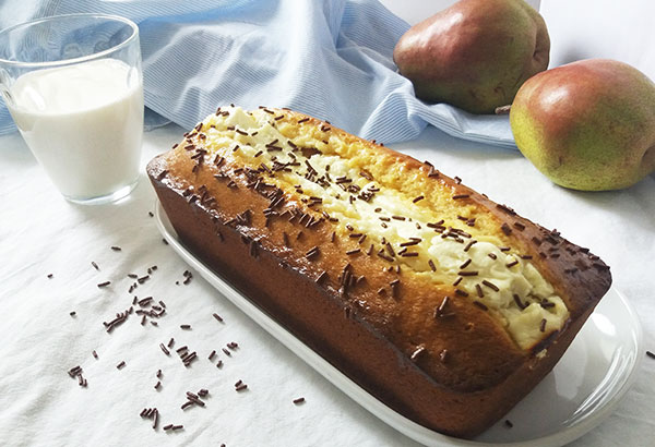 Pear Butter Cream Cheese Bread : made with pear butter and cream cheese, this simple – looking bead is our new favourite breakfast !