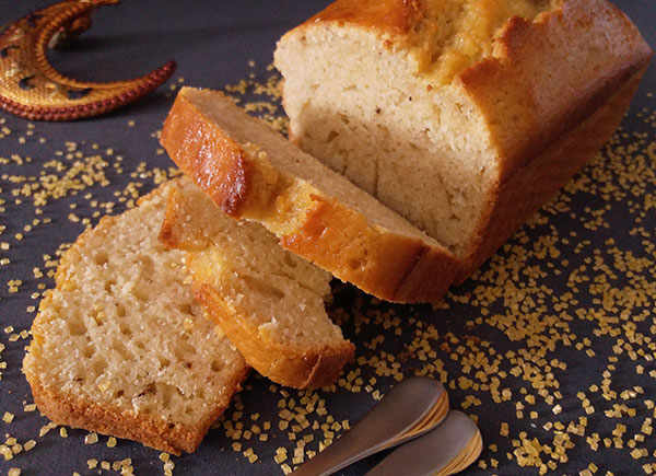 Eggnog Bread Recipe  is quick bread made with eggnog leftovers ! On the top of that, I coated it with eggnog while still hot to emphasize the flavours. Golden sugar gives additional festive kick.