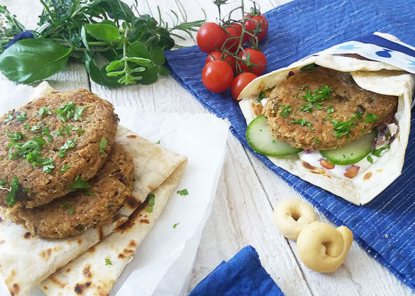 Spicy Tuna Cakes Recipe without potato is easy fish cakes salad wrap made with canned tuna, Mediterranean spices, and fresh vegetables.
