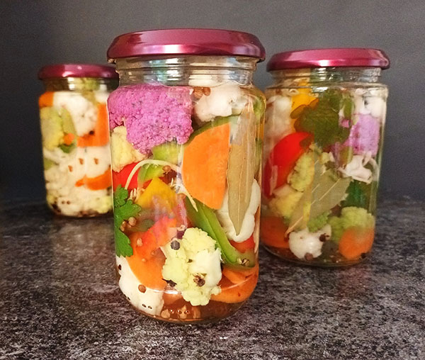 Giardiniera from Scratch is quick giardiniera recipe, refrigerator vegetables salad, homemade, Italian canning traditional version to inspire everybody to make their own version and enjoy the best pickled veggies with as many savoury dishes as you can imagine.