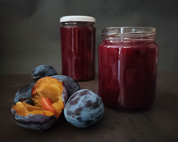Easy Plum Jam is the best way to use fresh plums during their season. Easy low sugar plum jam for first time jam makers!