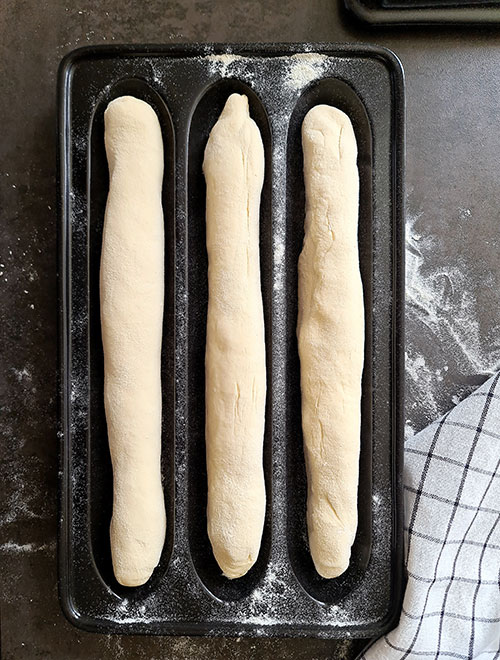 Baguette Recipe, freshly baked and so crunchy is the best breakfast bread you can imagine! Baguette Recipe, freshly baked and so crunchy is the best breakfast bread you can imagine!